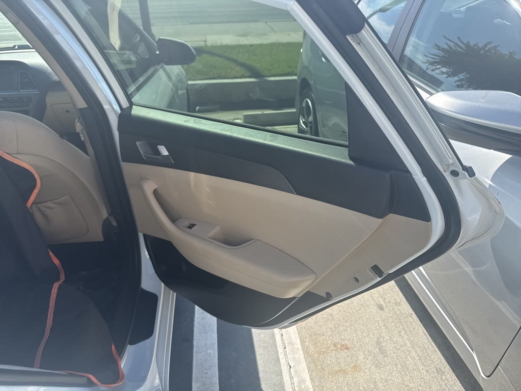 Thumbnail: 2016 Hyundai Sonata - 24
