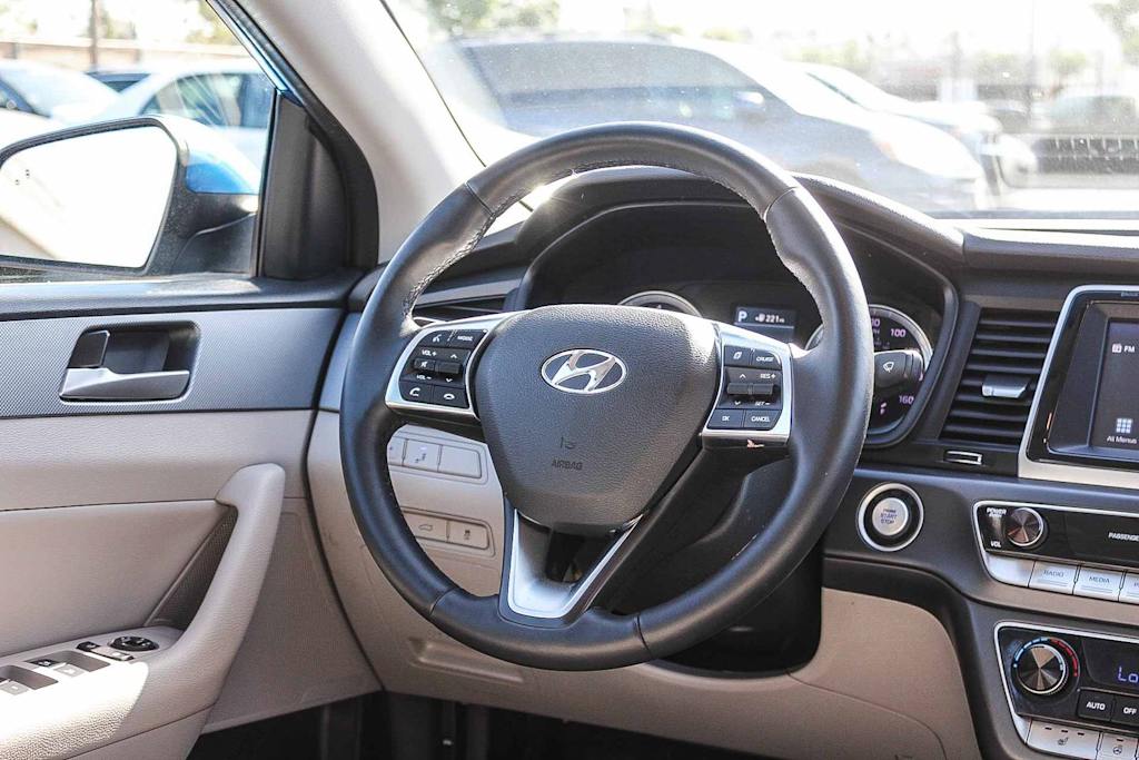 Thumbnail: 2019 Hyundai Sonata - 9