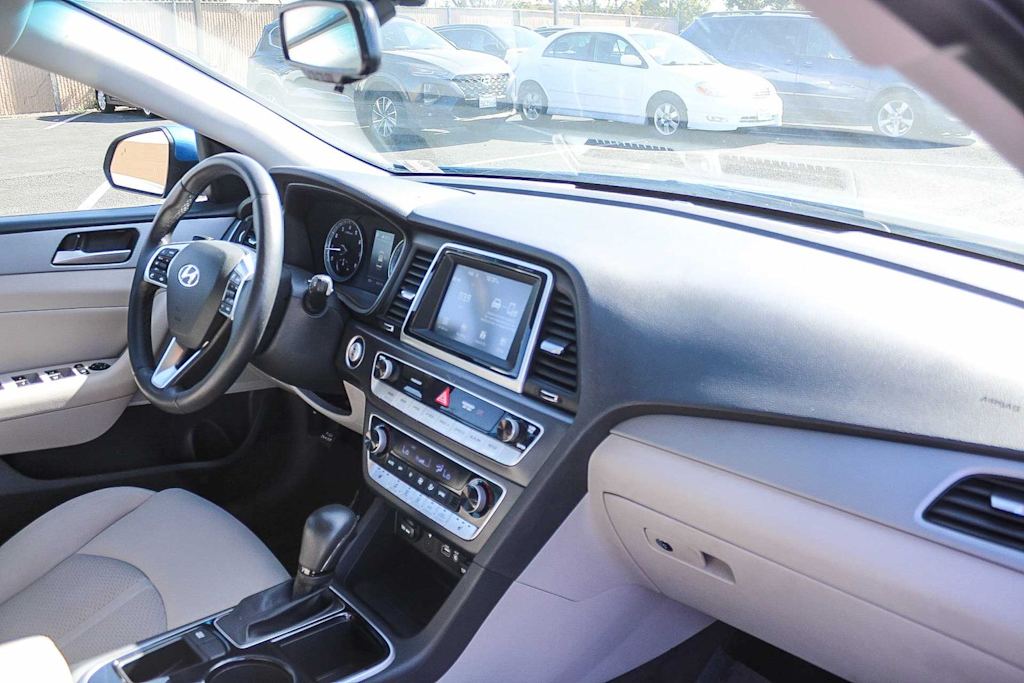 Thumbnail: 2019 Hyundai Sonata - 11