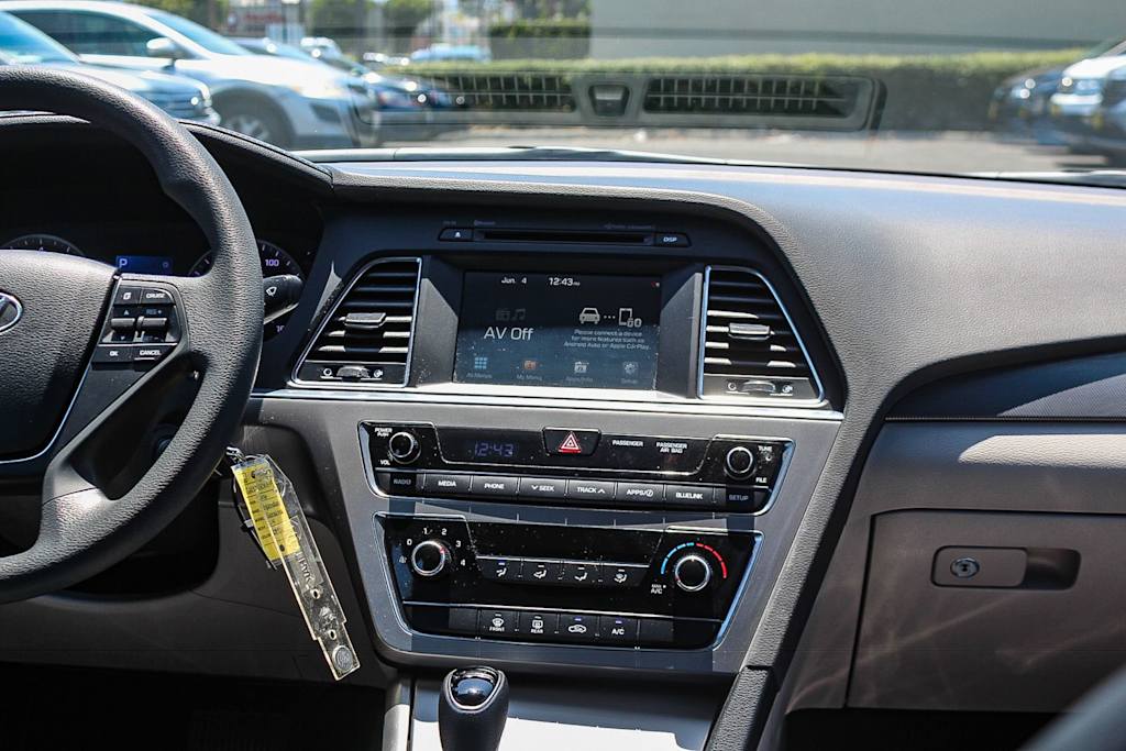 Thumbnail: 2016 Hyundai Sonata - 14