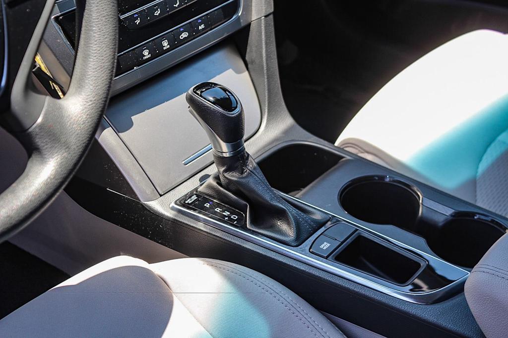 Thumbnail: 2016 Hyundai Sonata - 15