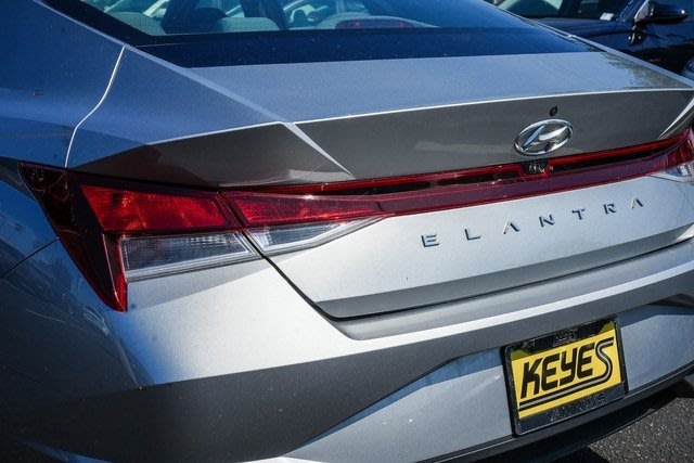 2022 Hyundai Elantra SEL 23