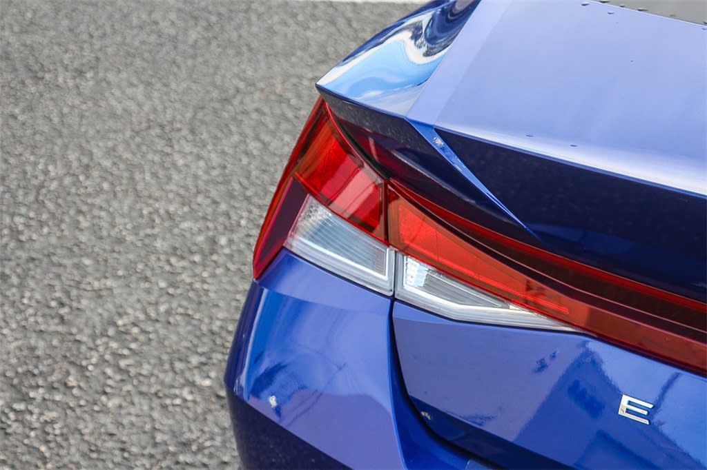 Thumbnail: 2023 Hyundai Elantra - 20