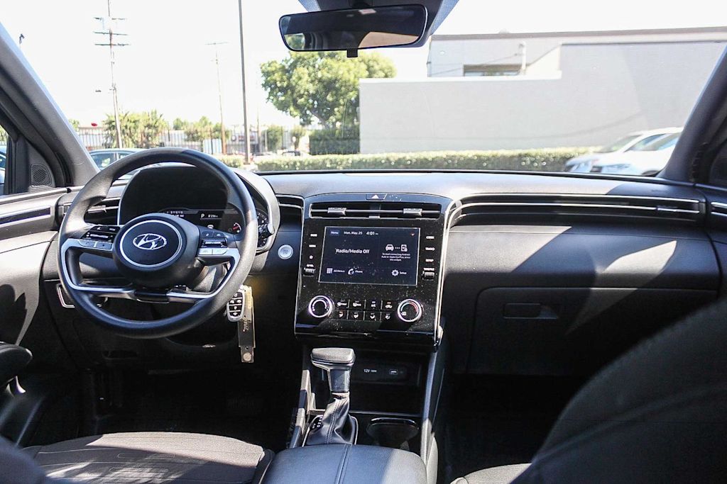 Thumbnail: 2023 Hyundai Santa Cruz - 2