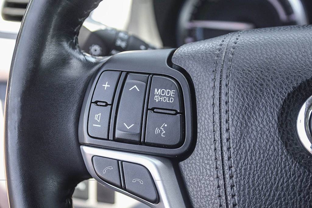 Thumbnail: 2017 Toyota Highlander - 29
