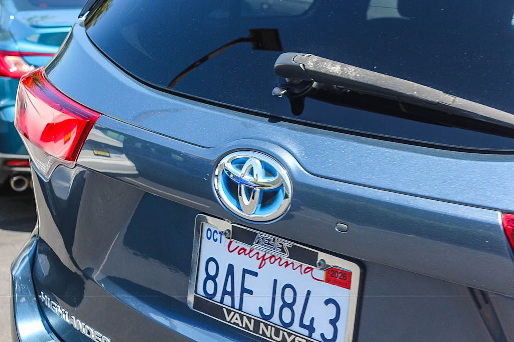 Thumbnail: 2017 Toyota Highlander - 6
