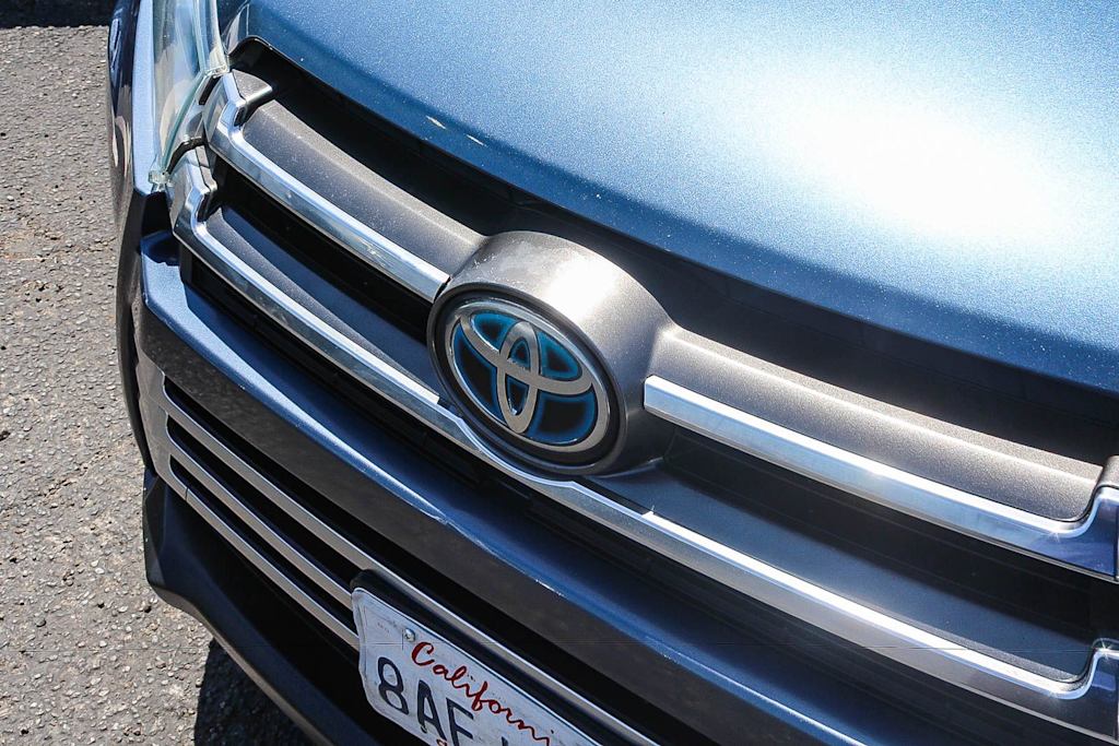 Thumbnail: 2017 Toyota Highlander - 24