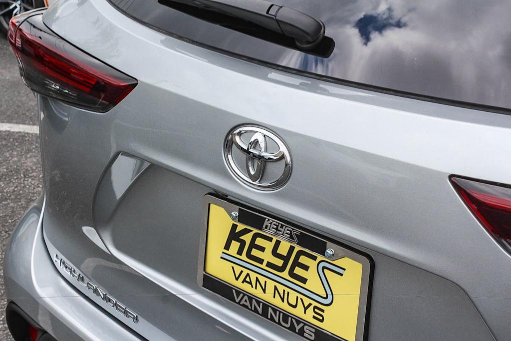 Thumbnail: 2025 Toyota Highlander - 6