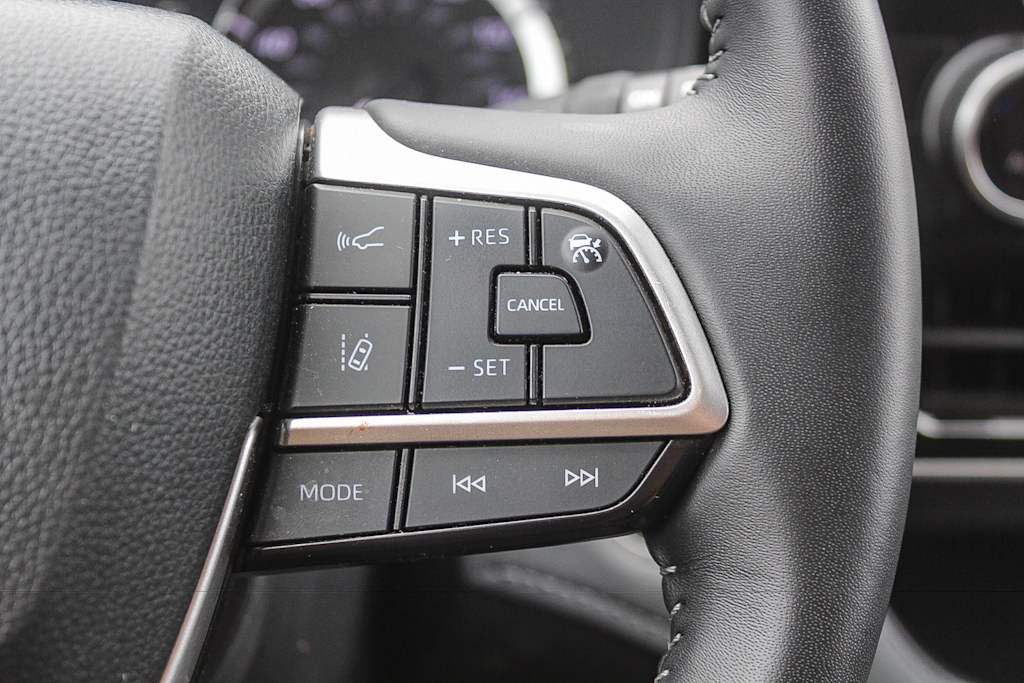 Thumbnail: 2025 Toyota Highlander - 32