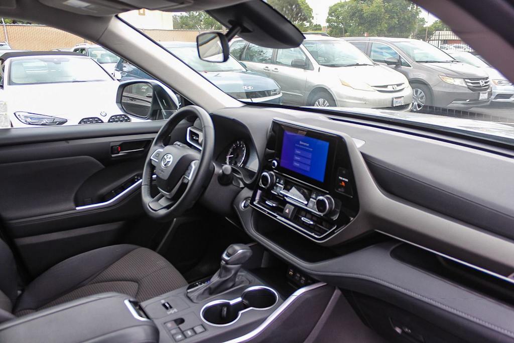 Thumbnail: 2025 Toyota Highlander - 12