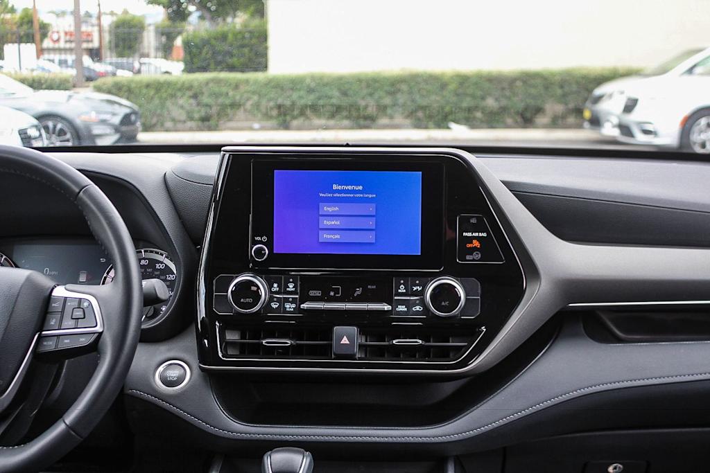 Thumbnail: 2025 Toyota Highlander - 14