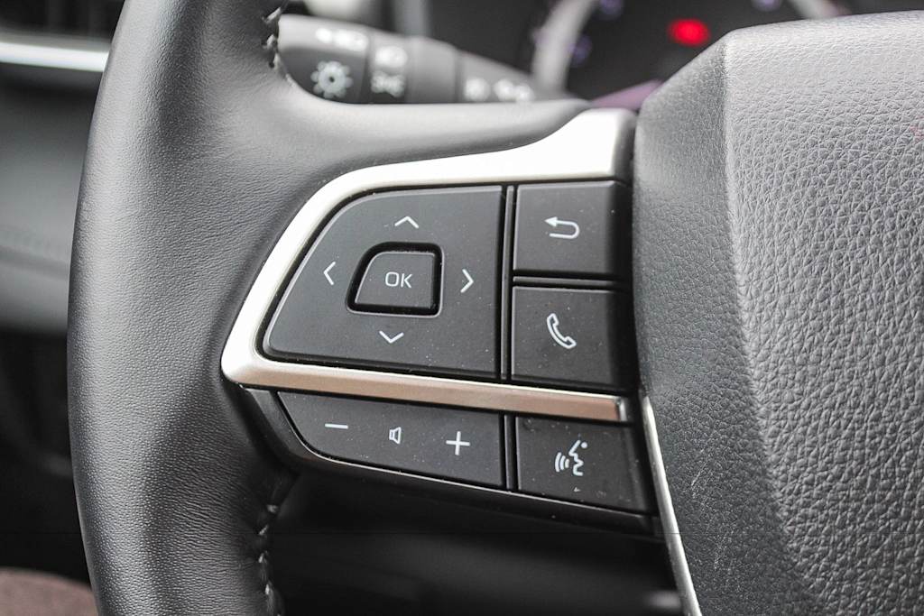 Thumbnail: 2025 Toyota Highlander - 31