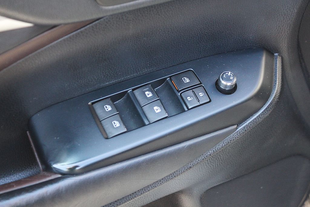 Thumbnail: 2019 Toyota Highlander - 25