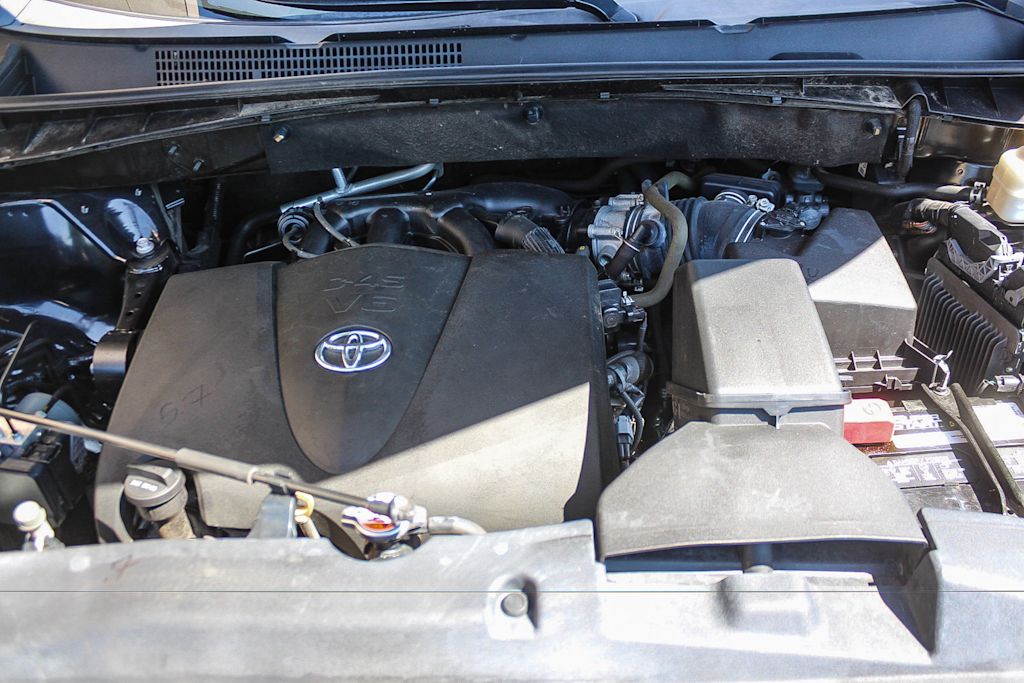 Thumbnail: 2019 Toyota Highlander - 8