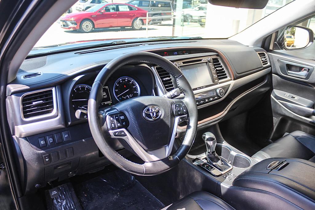 Thumbnail: 2019 Toyota Highlander - 13