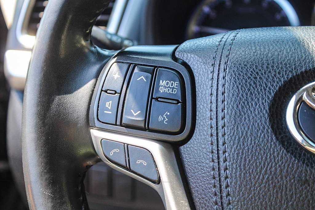 Thumbnail: 2019 Toyota Highlander - 27