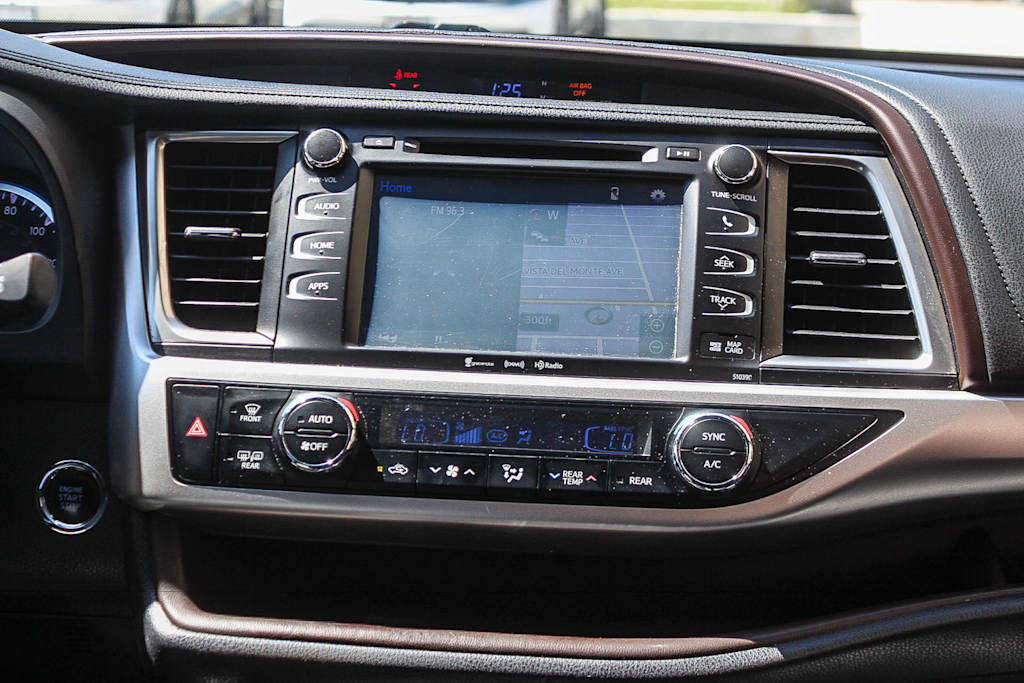 Thumbnail: 2019 Toyota Highlander - 23