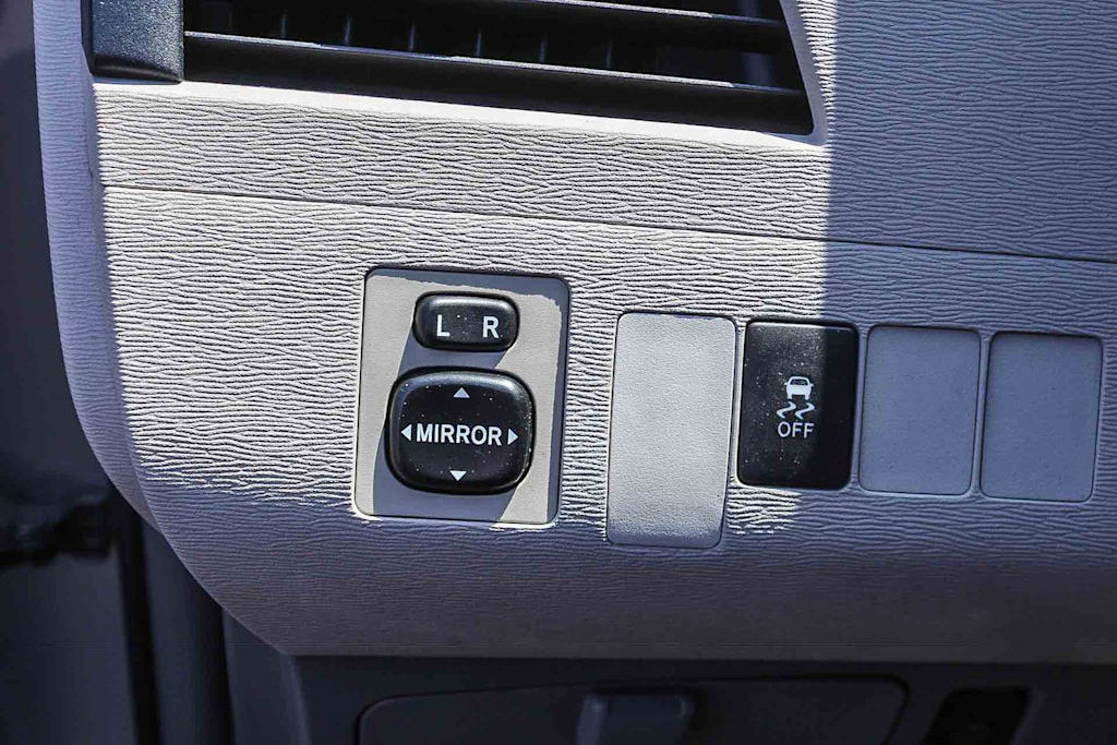 Thumbnail: 2011 Toyota Sienna - 24