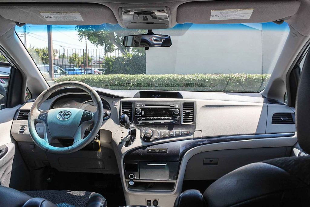 Thumbnail: 2011 Toyota Sienna - 2
