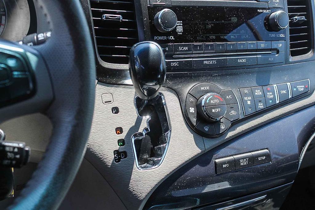 Thumbnail: 2011 Toyota Sienna - 7