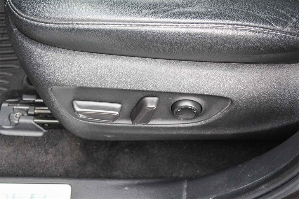 Thumbnail: 2022 Toyota Highlander - 26