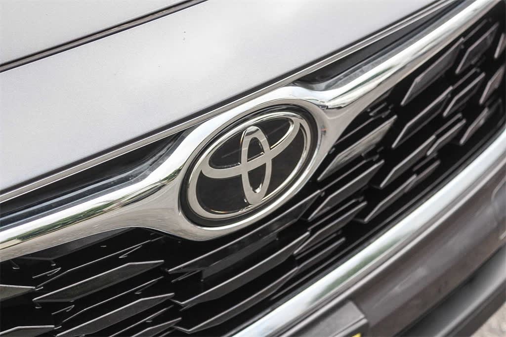 Thumbnail: 2022 Toyota Highlander - 23