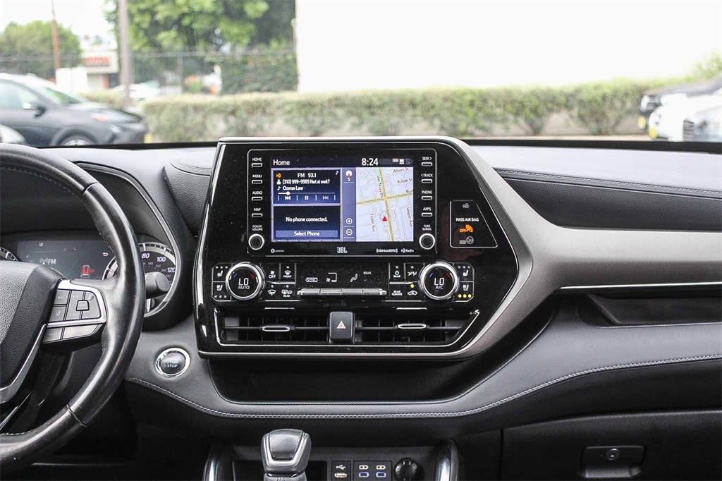 Thumbnail: 2022 Toyota Highlander - 13