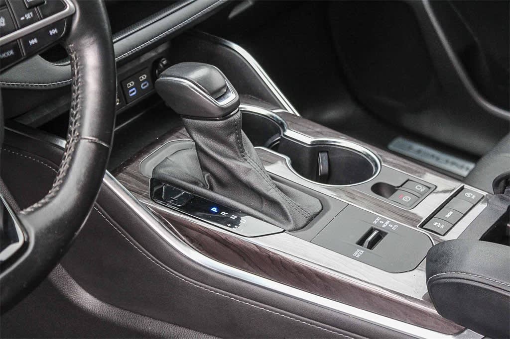 Thumbnail: 2022 Toyota Highlander - 14