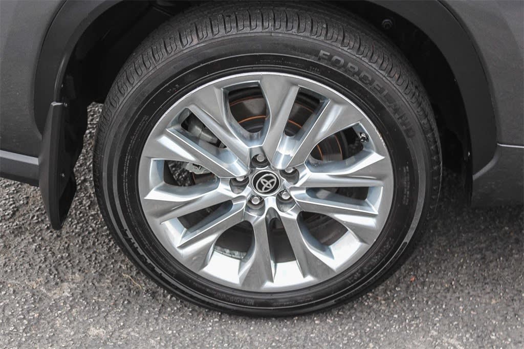 Thumbnail: 2022 Toyota Highlander - 6