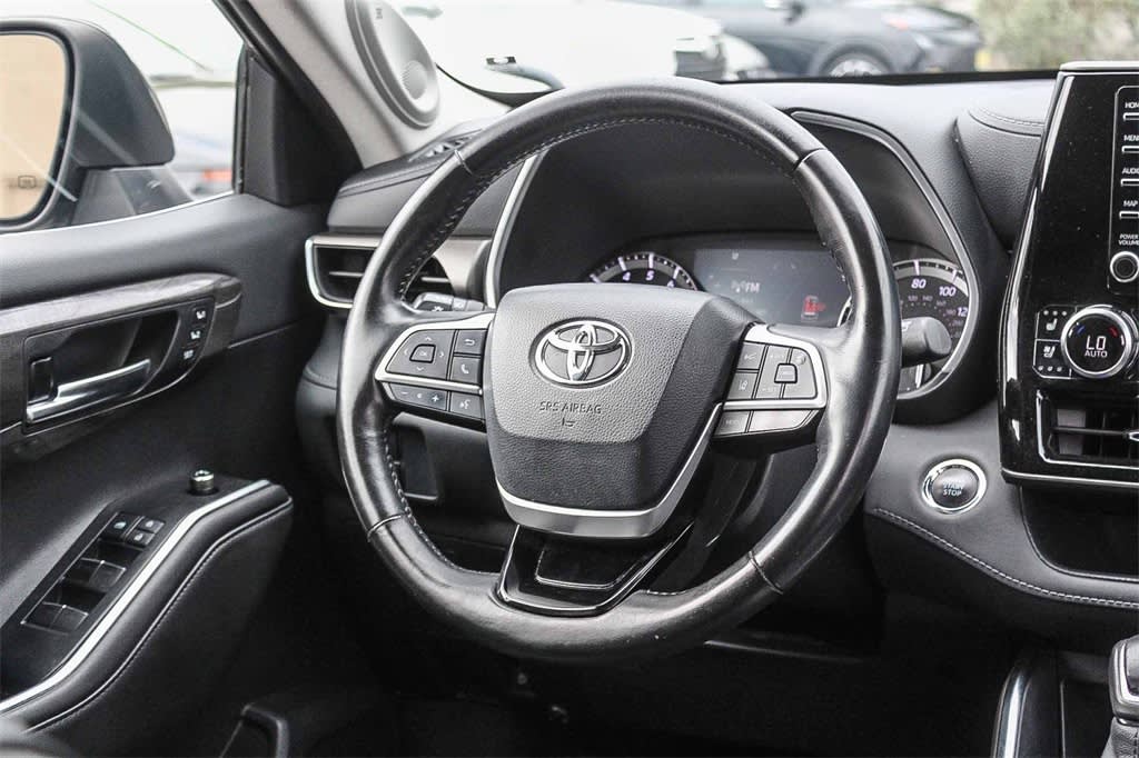 Thumbnail: 2022 Toyota Highlander - 8