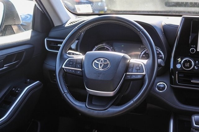 2023 Toyota Highlander LE 8