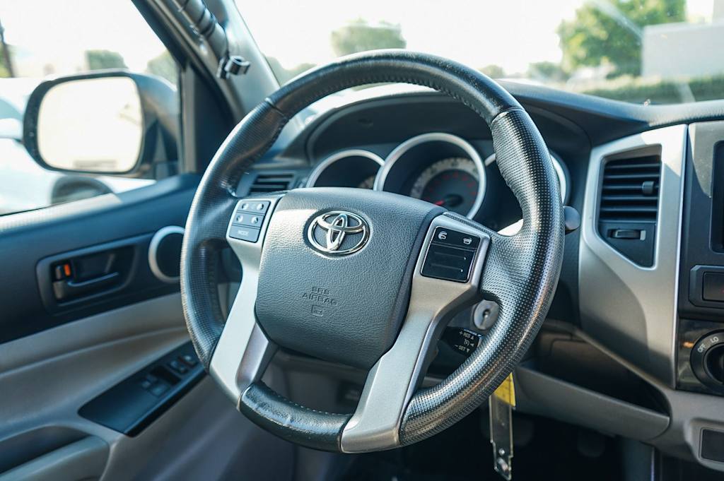 Thumbnail: 2013 Toyota Tacoma - 9