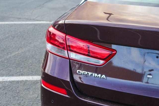 2019 Kia Optima LX 19