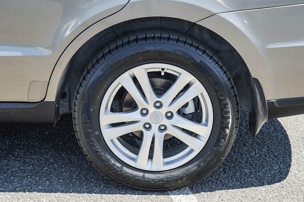 Thumbnail: 2012 Hyundai Santa Fe - 22
