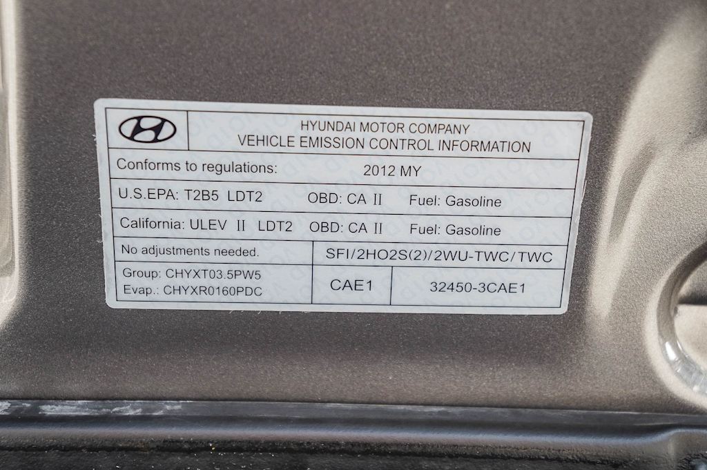 Thumbnail: 2012 Hyundai Santa Fe - 17