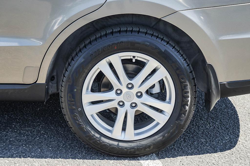 Thumbnail: 2012 Hyundai Santa Fe - 22