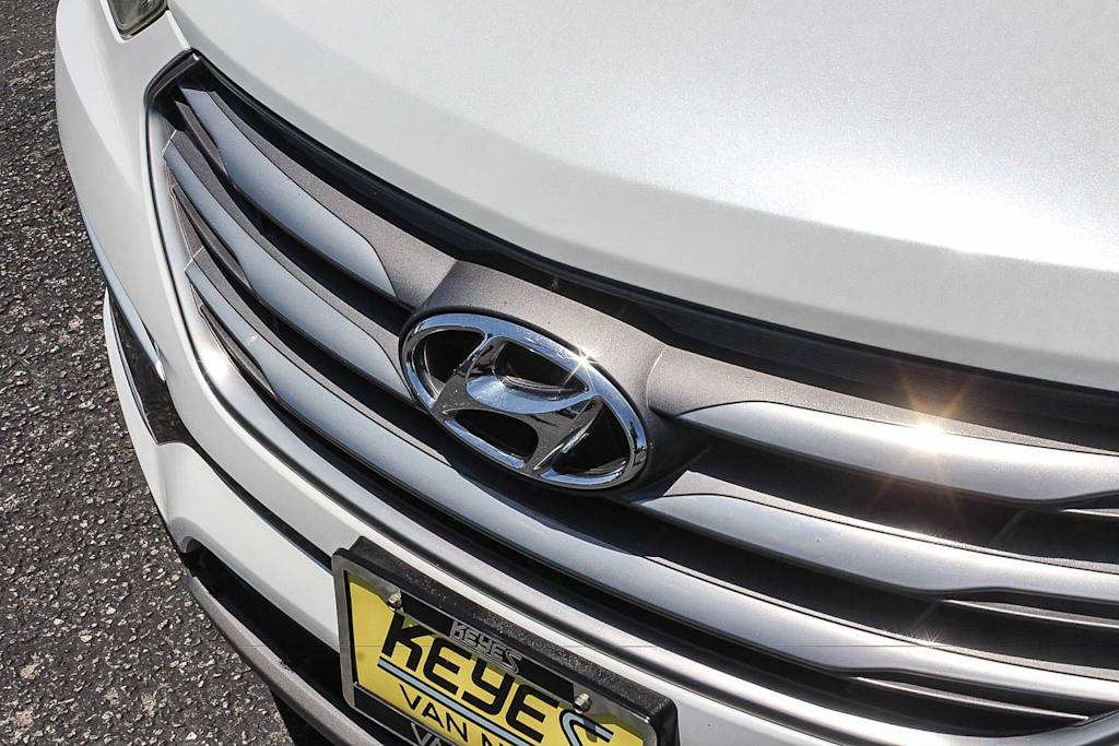 Thumbnail: 2017 Hyundai Santa Fe - 24