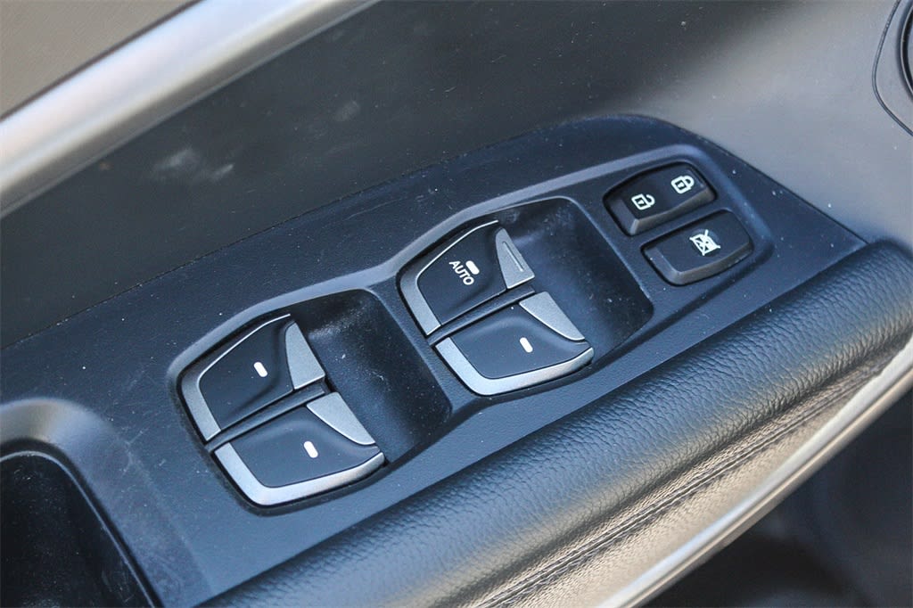 Thumbnail: 2014 Hyundai Santa Fe - 25