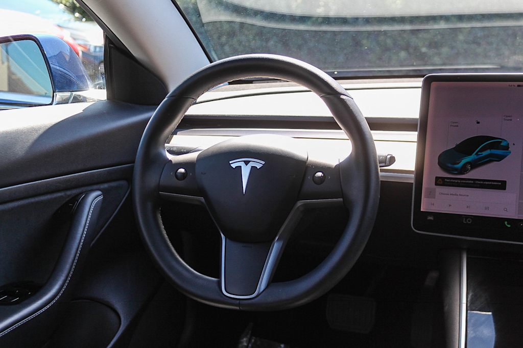 Thumbnail: 2020 Tesla Model 3 - 8