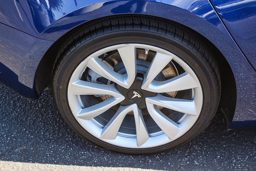 Thumbnail: 2020 Tesla Model 3 - 7