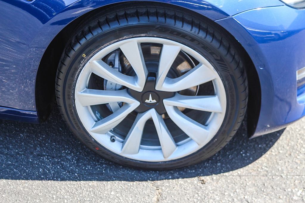 Thumbnail: 2020 Tesla Model 3 - 18