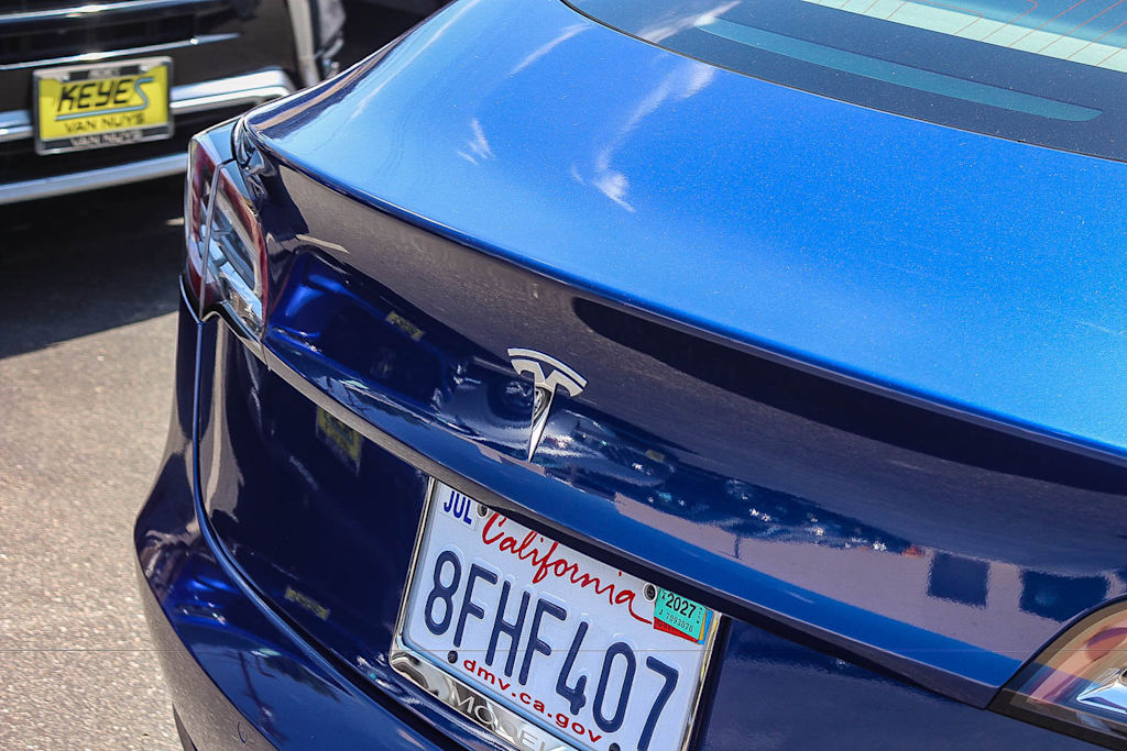 Thumbnail: 2018 Tesla Model 3 - 16