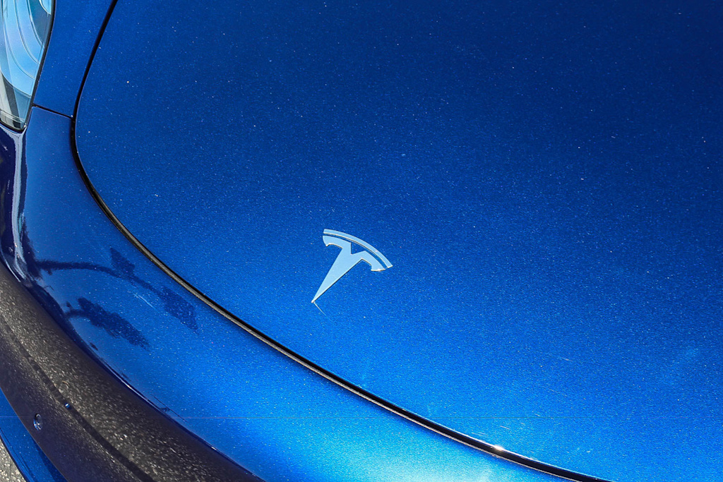 Thumbnail: 2018 Tesla Model 3 - 19