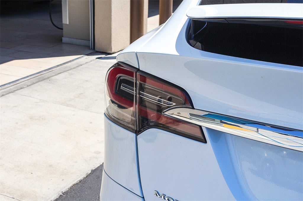 Thumbnail: 2018 Tesla Model X - 20