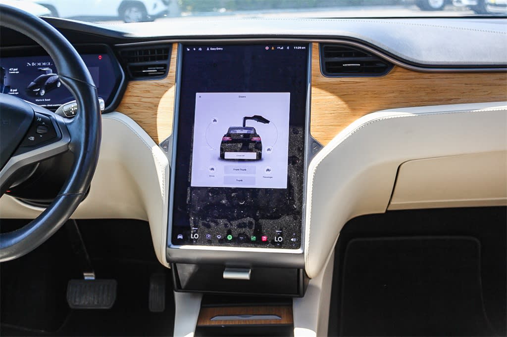 2019 Tesla Model X Long Range 8