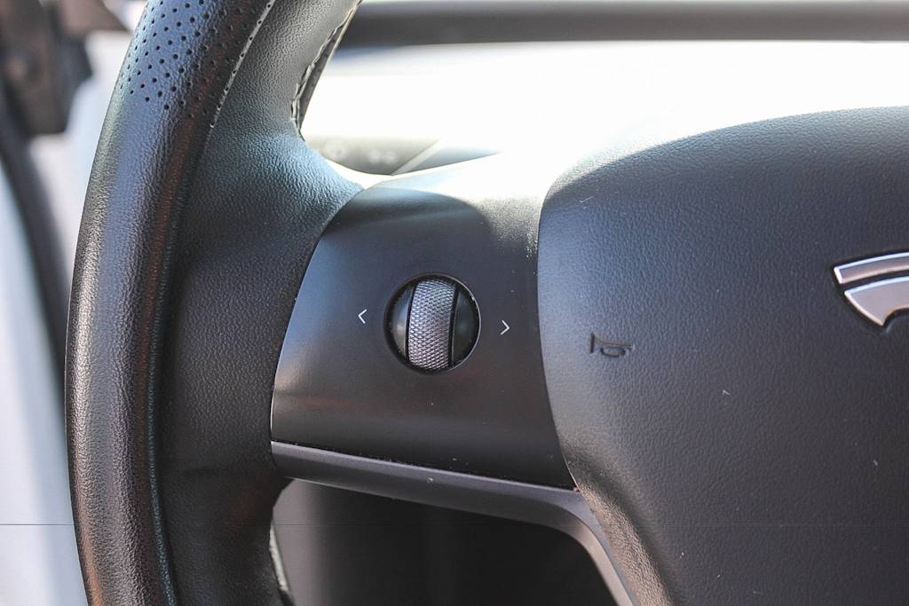 Thumbnail: 2024 Tesla Model Y - 25