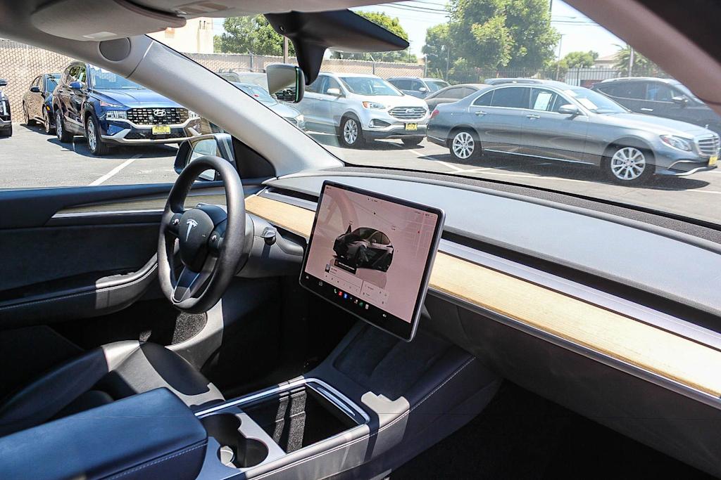 Thumbnail: 2023 Tesla Model Y - 12