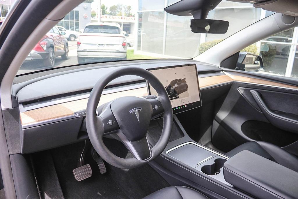 Thumbnail: 2024 Tesla Model Y - 12