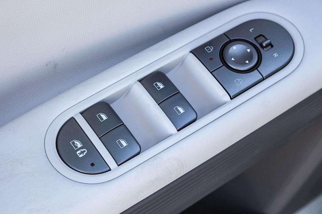 Thumbnail: 2026 Hyundai Ioniq 5 - 24