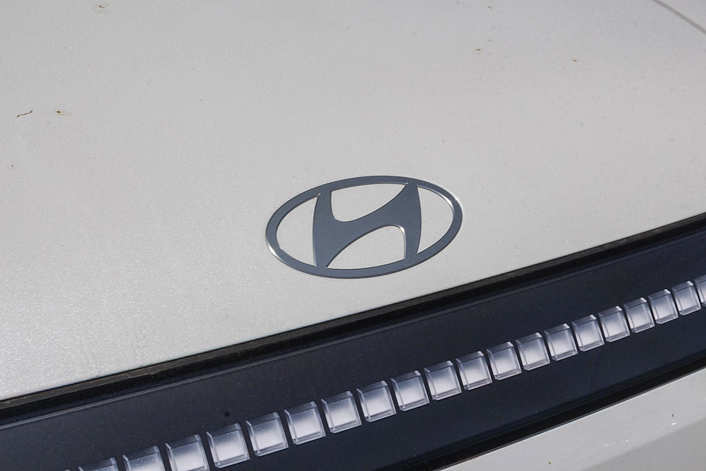 Thumbnail: 2026 Hyundai Ioniq - 6